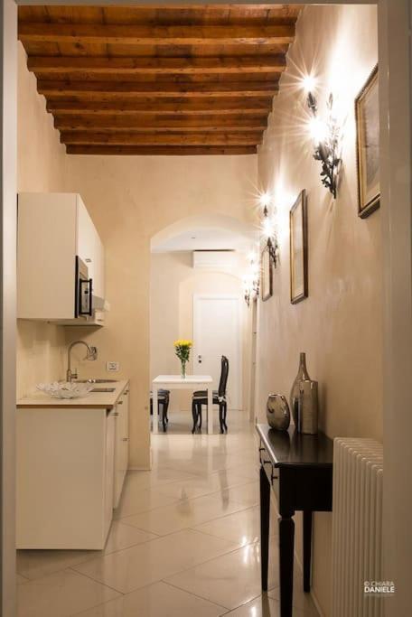 Appartamento Romana Florenţa Exterior foto